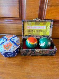 lot 129 image: Vintage Chinese Baoding balls, AKA Health Balls or Exercise Balls and Trinket Box