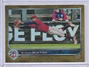 lot 190 image: 2022 Byron Buxton Topps Chrome Gold #184, #2750