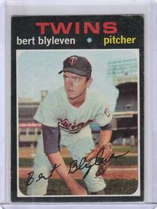 lot 235 image: 1971 Topps Bert Blyleven RC #26