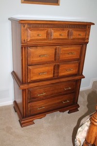 Colonial Chest Of Drawers
