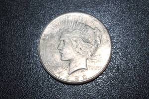 1922-D U.S. Peace Silver Dollar
