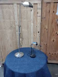 lot 116 image: 2 lamps