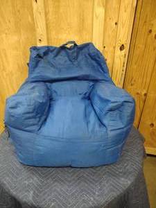 lot 113 image: bean bag chair