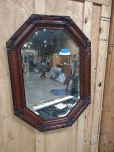 lot 29 image: octagon mirror