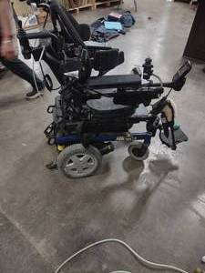 lot 98 image: motion concepts storm series torque 3 wheelchair
