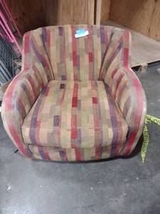 lot 124 image: arm chair
