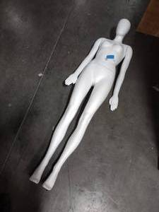 lot 150 image: mannequin