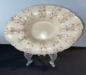lot 28 image: Red Wing Leaf-Relief Platter - 16 12 in - Cream Glaze - USA