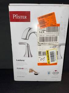 lot 77 image: Pfister Ladera LF-049-LRCC 8 in. Widespread 2-Handle Bathroom Faucet - Polished Chrome