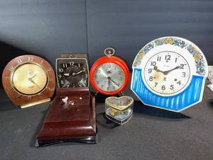 lot 80 image: Antique Clock Lot - Ingraham & Miller 8-Day Alarm & Mantel Clocks, Floral Plate Clock