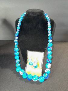 lot 127 image: Turquoise Blue Marble Glass Bead Necklace & Earrings Set