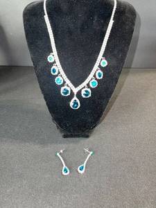 lot 137 image: Blue Teardrop Necklace & Earrings Set with Crystals