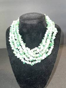 lot 141 image: Green Chip Bead Necklace - 4-Strand Multi-Row