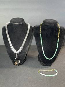 lot 142 image: Crystal Pendant Necklace - Green Turquoise Bead Necklace & Matching Bracelet - 3-Piece Jewelry Set