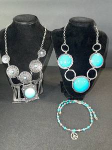 lot 143 image: Turquoise Jewelry Set - 2 Necklaces & Beaded Bracelet, Silver-Tone