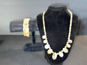 lot 154 image: Beaded Stone Disc Necklace & Bracelet Set - Earth-Tone Beads