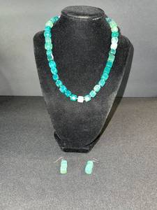 lot 159 image: Turquoise Bead Necklace & White Cube Accent Earrings Set