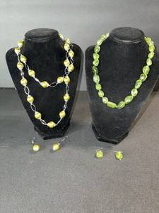lot 179 image: Olive Green Bead Necklace with Earrings - Lime Green Bead Necklace with Earrings