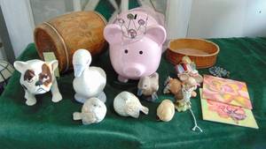 lot 46 image: Misc Decor Items