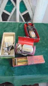 lot 57 image: Razors and Vintage Hair Clippers