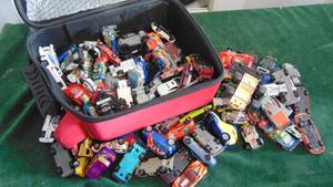 lot 67 image: Case Filled with Hotwheels, Matchbox and other Cars