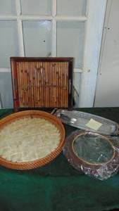 lot 114 image: Selection of Trays