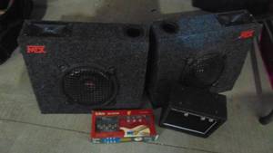 lot 118A image: Small Instrument Amp, Toy Instrument and Pair of Car Speakers