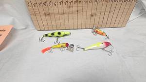 lot 15 image: Lot of 4 Fishing Lures, one jointed