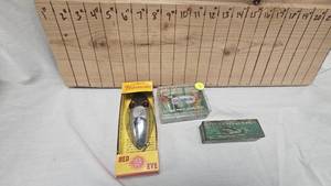 lot 19 image: Lot of Vintage Fishing Lures-Champion, Hot Schneiders, Al Foss