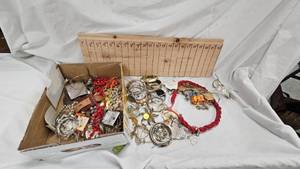 lot 30 image: Vintage Jewelry Lot, Bracelets, Pins, Etc
