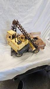 lot 52A image: Tonka Escavator