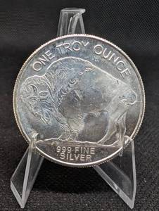 lot 11 image: Buffalo Silver Round - 1 oz .999 Fine Silver, One Troy Ounce