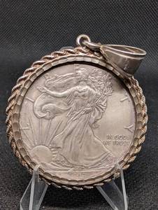 lot 26 image: 2014 American Silver Eagle Pendant