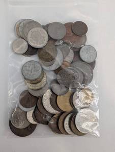 lot 109 image: Coins - 1 Lb Mixed Bag, US & Foreign Denominations