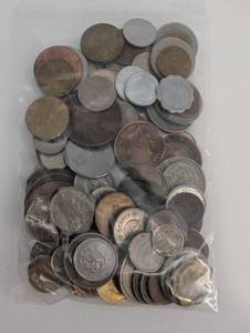 lot 110 image: Assorted Foreign Coins - 1 Lb Bag, Mixed Currencies