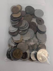 lot 115 image: 1 lb Assorted Coins in Zip Bag - US Cents, Nickels, Dimes, Quarters & Foreign Coins