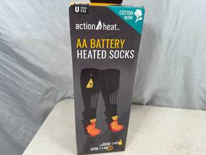 lot 38 image: New Pair of Action Heat Battery Heated Socks - Unisex - XXL