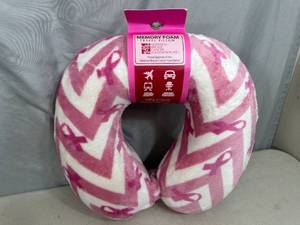 lot 73 image: New Memory Foam Travel Pillow