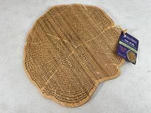 lot 86 image: New Bamboo Tree of Life Cutting Serving Board
