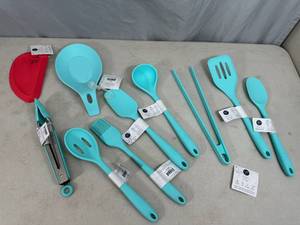 lot 117 image: Assorted New Silicone Cooking Tools from Core Home