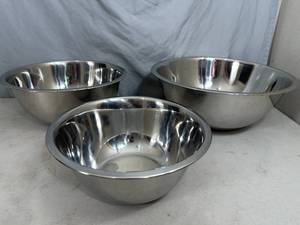 lot 122 image: 3 New Bene Casa Stainless Steel Mixing Bowls