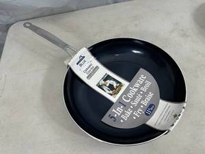 lot 134 image: New 5 in 1 Blue Sapphire Ceramic Coated 11 inch Frying Pan