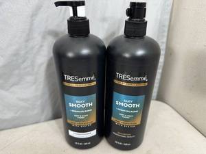 lot 138 image: 2 New Large Bottles of Tresemme Shampoo and Conditioner