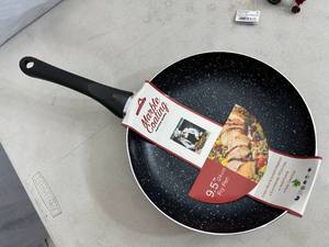 lot 170 image: New 9.5 inch Marble Coating Aluminum Frying Pan