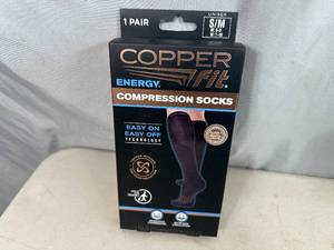 lot 274 image: New Copper Fit Compression Socks - SM
