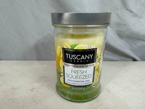 lot 290 image: New 18 oz Tuscany Premium Candle with Essential Oils