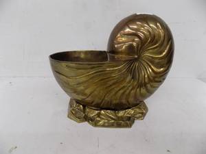 lot 36 image: Home Dcor (Cast)