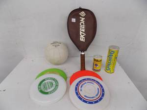 lot 46 image: Sporting Items