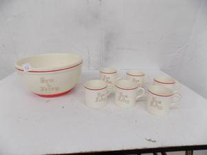 lot 52 image: Holiday Bowl  Tom & Jerry