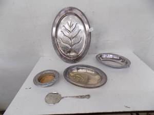 lot 56 image: Serving Platters  Wine Holder